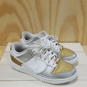 Nike Women's Metallic Gold and Silver Sneakers Women's size 6